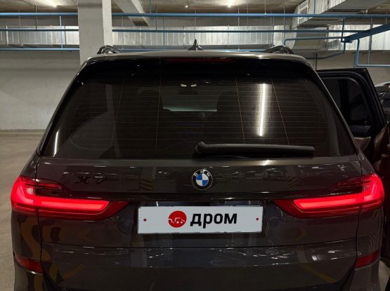 BMW X7 (1)