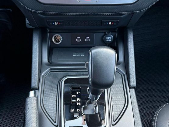 SsangYong Rexton Sports Khan (79)