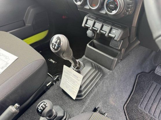 Suzuki Jimny (11)