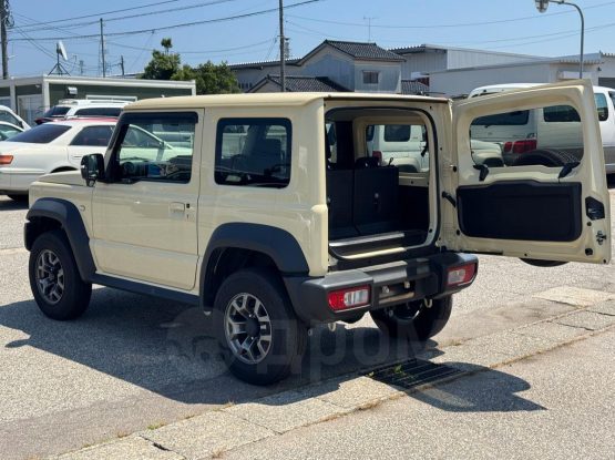 Suzuki Jimny Sierra 11000 (11)