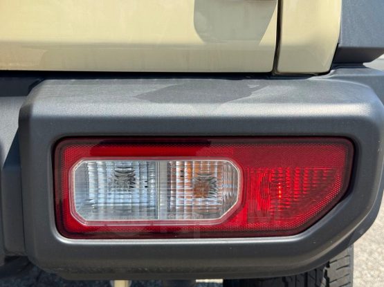 Suzuki Jimny Sierra 11000 (25)