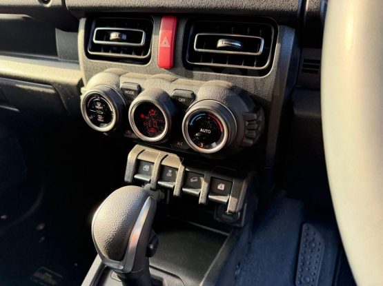 Suzuki Jimny Sierra 12000 (25)
