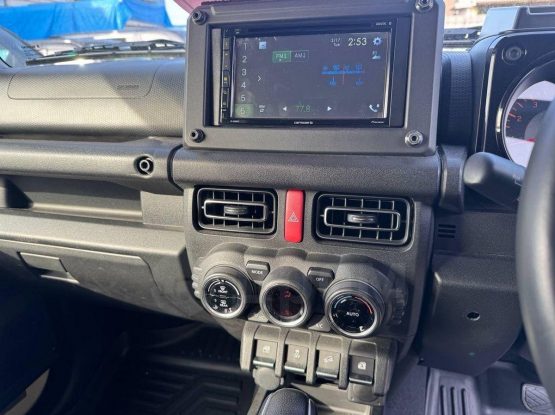 Suzuki Jimny Sierra (16)