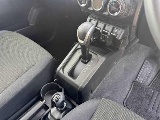 Suzuki Jimny Sierra (17)