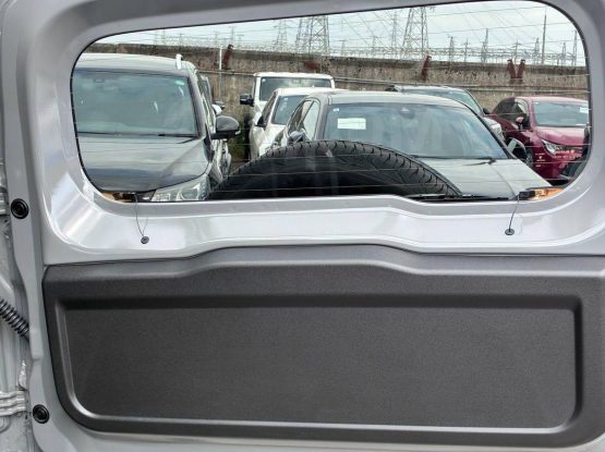 Suzuki Jimny Sierra 23000 (17)