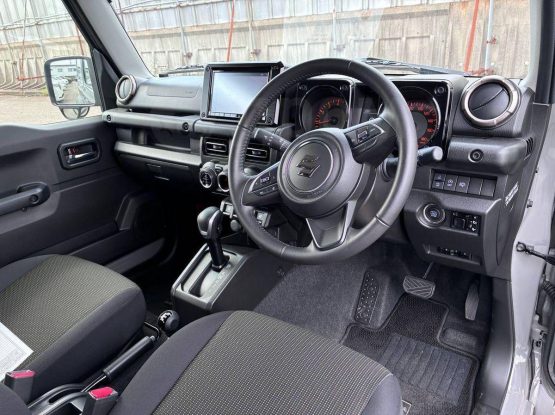 Suzuki Jimny Sierra 23000 (8)