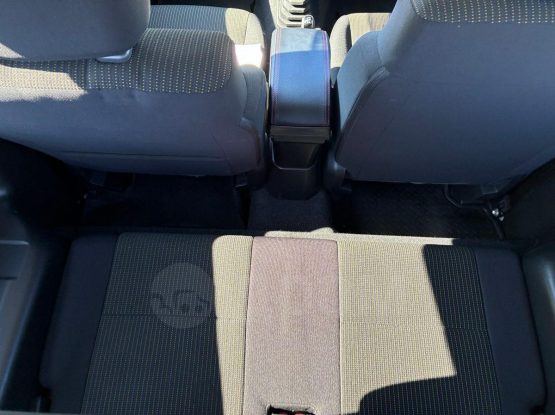 Suzuki Jimny Sierra 25000 (25)