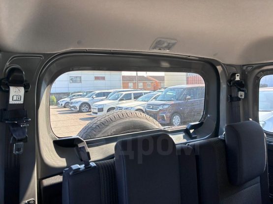 Suzuki Jimny Sierra 25000 (29)