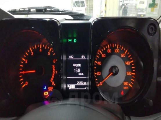 Suzuki Jimny Sierra 25000 (7)