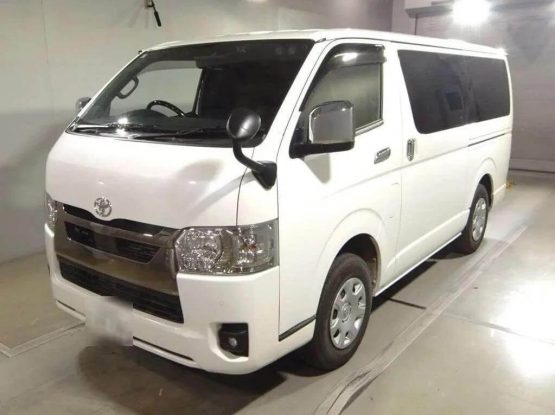 Toyota Hiace 10000 (1)