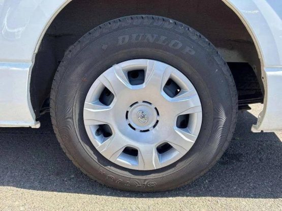 Toyota Hiace 10000 (10)