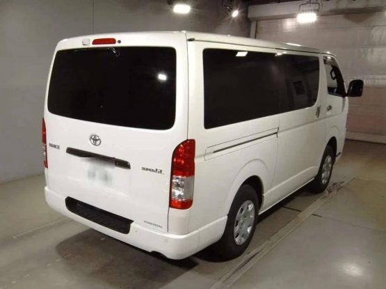 Toyota Hiace 10000 (2)