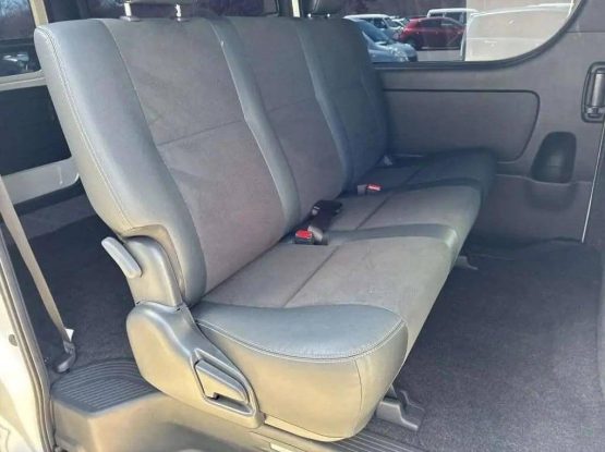 Toyota Hiace 10000 (7)