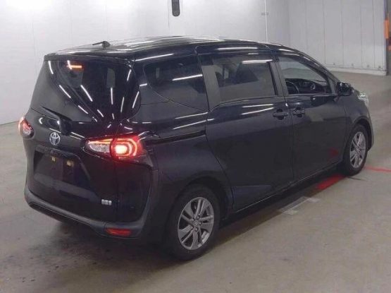 Toyota Sienta 29000 (2)